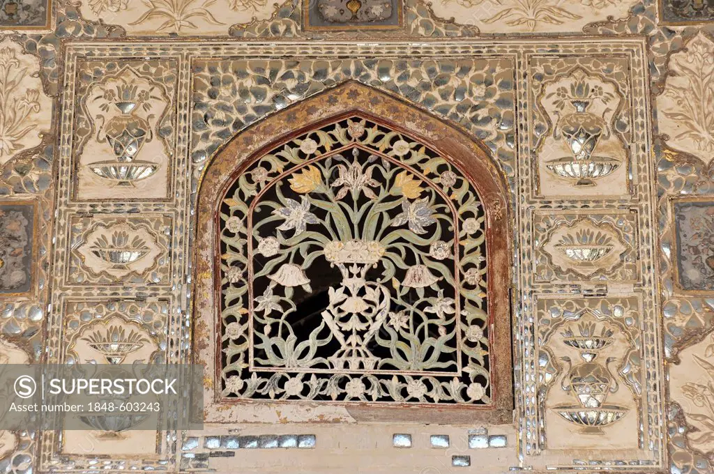 Mirror ornaments on the Hall of Victory, Jai Mandir, Amber Fort, Amber, near Jaipur, Rajasthan, North India, India, South Asia, Asia