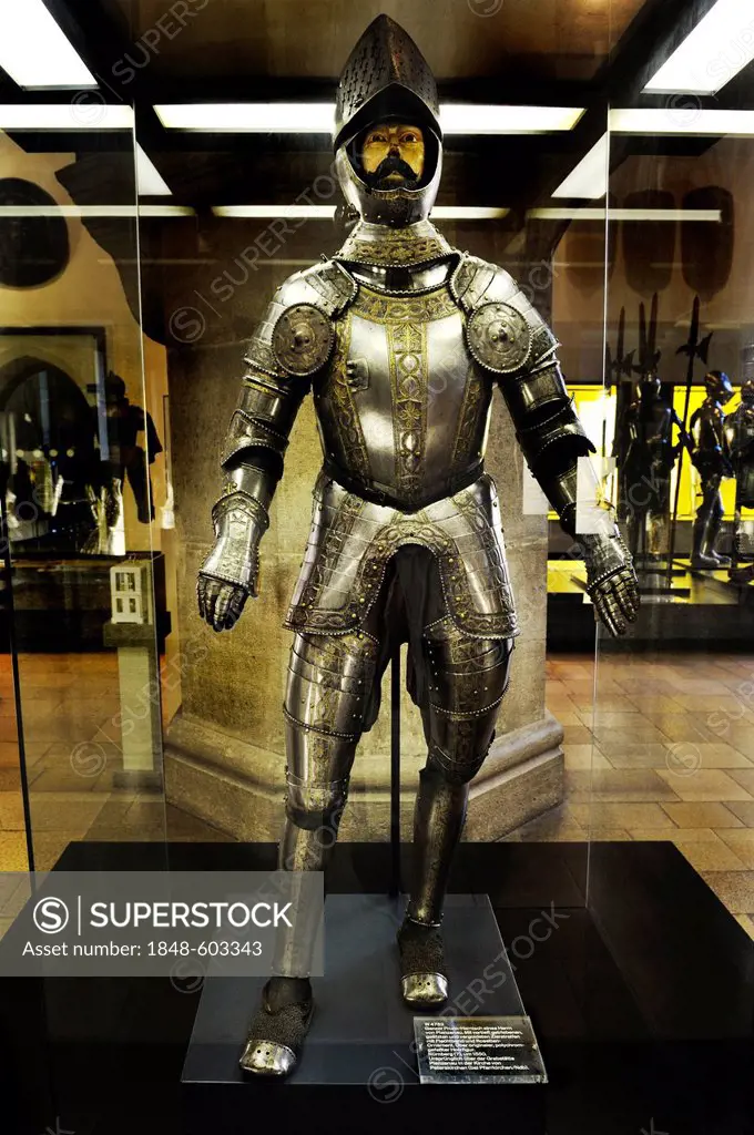 Hall with medieval armour, full ceremonial plate armour of a gentleman from Pienzenau, round 1550, Bavarian National Museum, Prinzregentenstrasse 3, M...