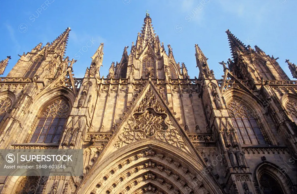 Gothic Cathedral La Catedral de la Santa Creu i Santa Eulalia, Barri Gotic, Barcelona, Catalonia, Spain, Europe