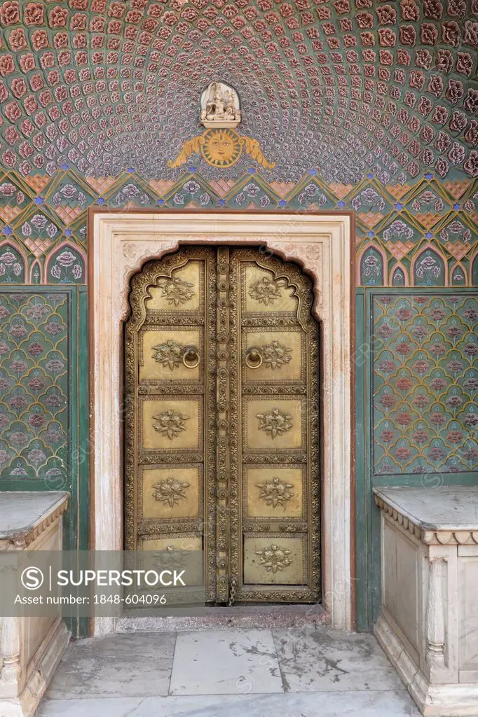 Entrance door, Chandra Mahal city palace, Jaipur, Rajasthan, North India, India, South Asia, Asia