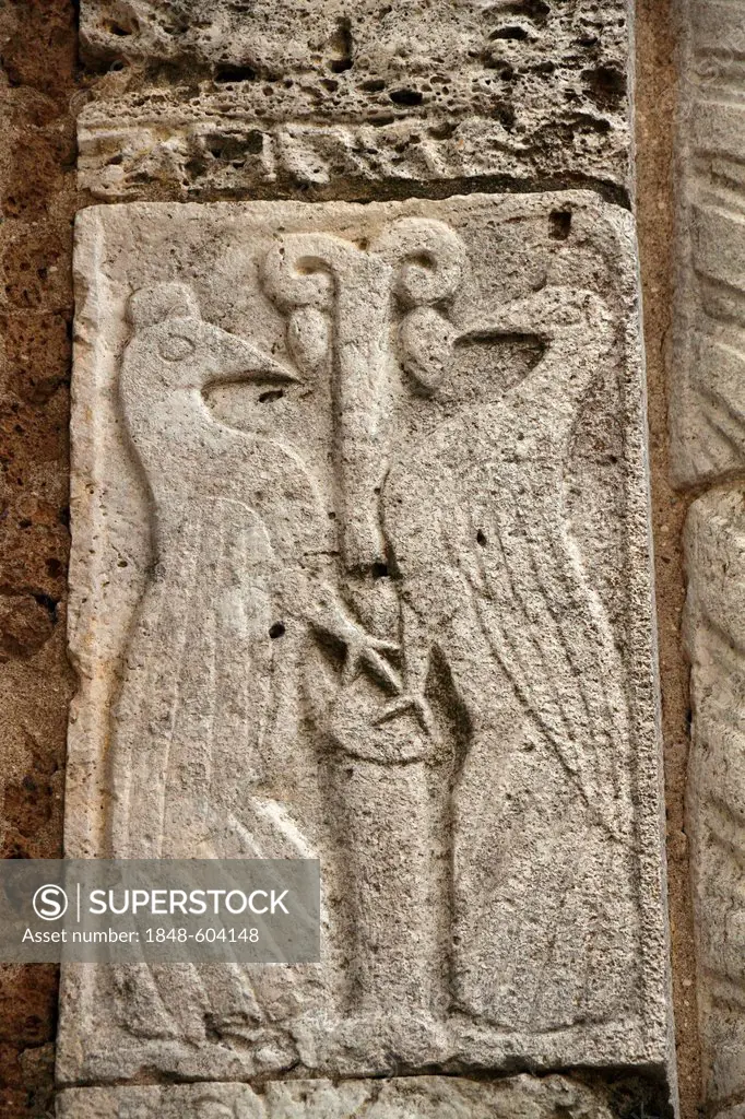 Relief of two birds on the romanesque Duomo Santi Pietro e Paolo, Sovana, Province Grosseto, Tuscany, Italy, Europe