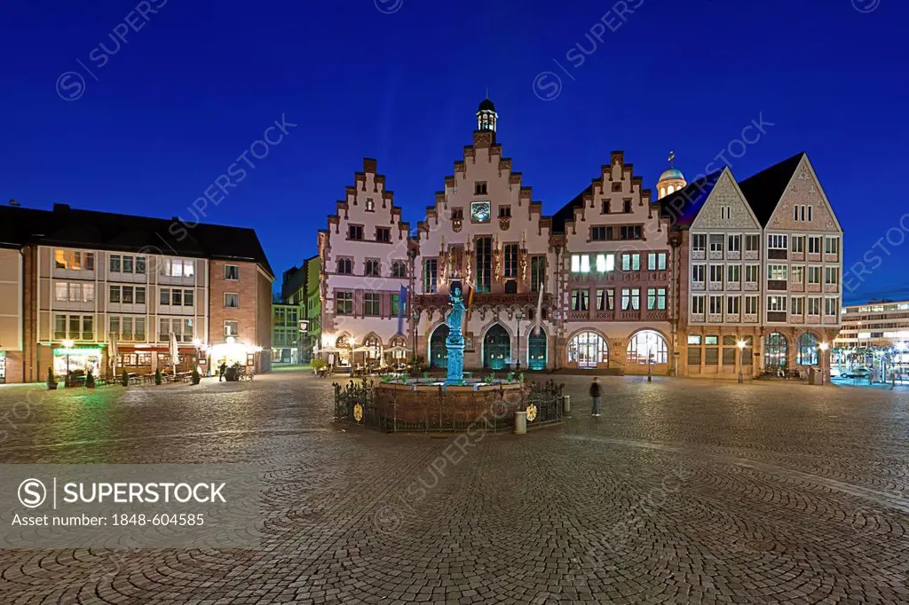 Roemerberg square, Roemer building, Gerechtigkeitsbrunnen fountain, also know as Justitiabrunnen fountain with the Justitia statue made of bronze and ...