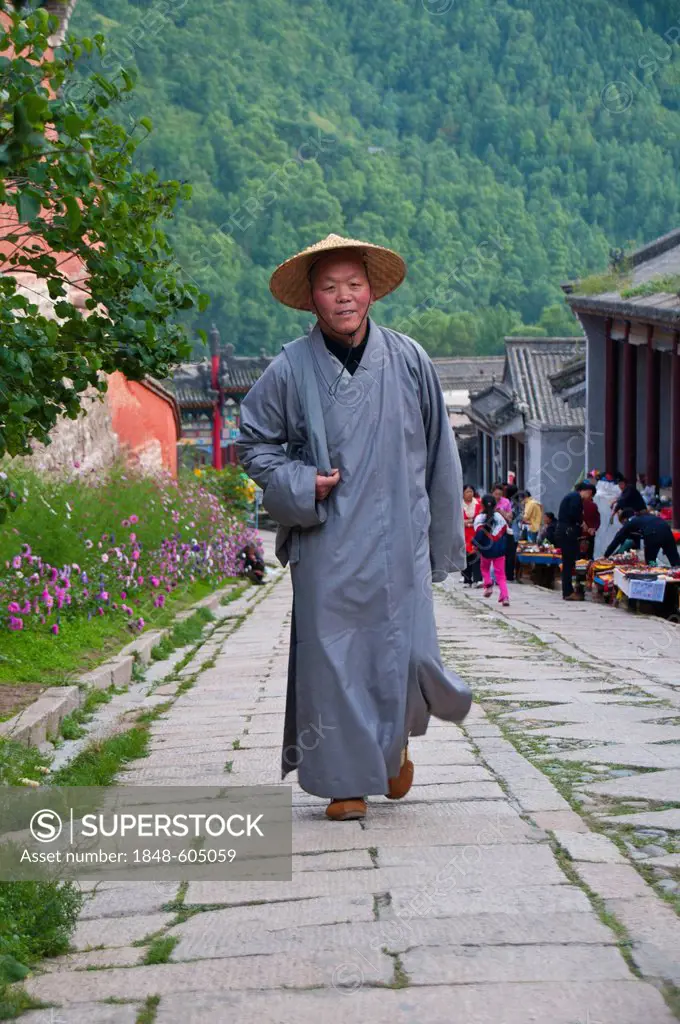 Buddhist monk in the Wutai Shan monastic site, Mount Wutai, Unesco World Heritage Site, Shanxi, China, Asia