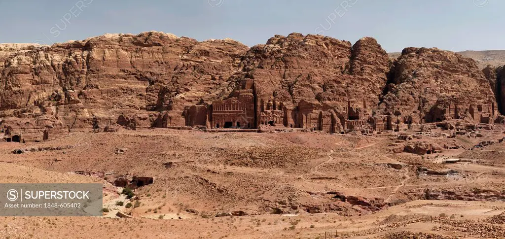 Valley of the Royal Tombs, Royal Wall, Petra, the capital city of the Nabataeans, rock city, UNESCO World Hertage Site, Wadi Musa, Hashemite Kingdom o...