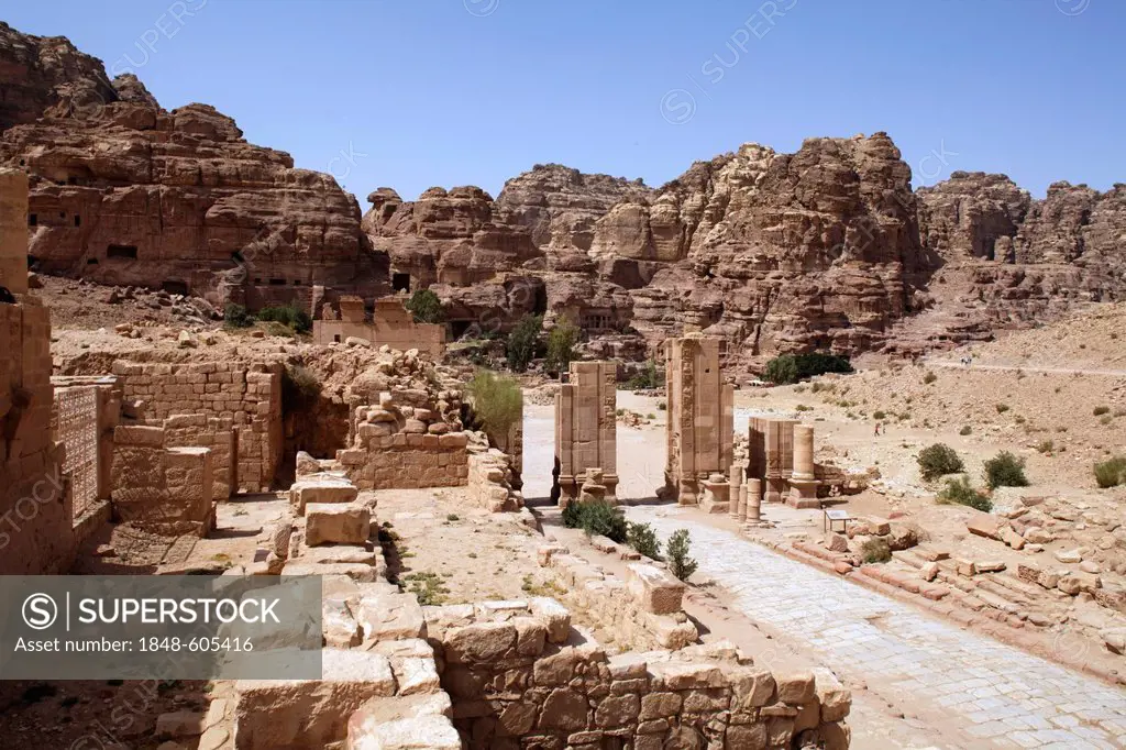 Colonnaded street, Themenos Gate, Petra, the capital city of the Nabataeans, rock city, UNESCO World Hertage Site, Wadi Musa, Hashemite Kingdom of Jor...