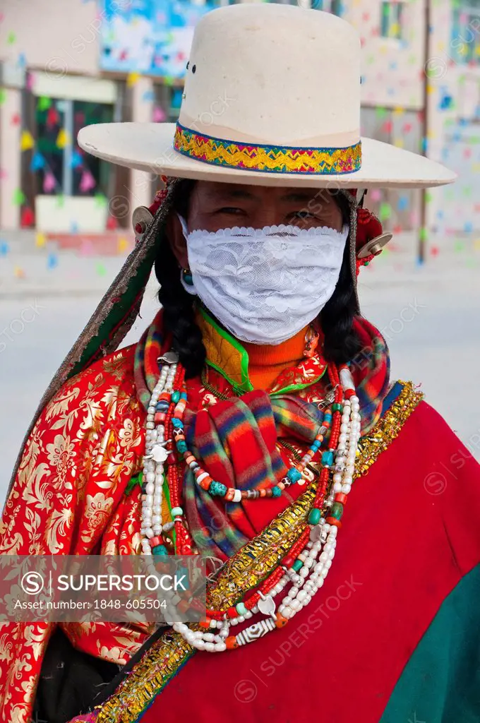 Traditionally dressed woman, traditional festival of the tribes in Gerze, Western Tibet, Asia