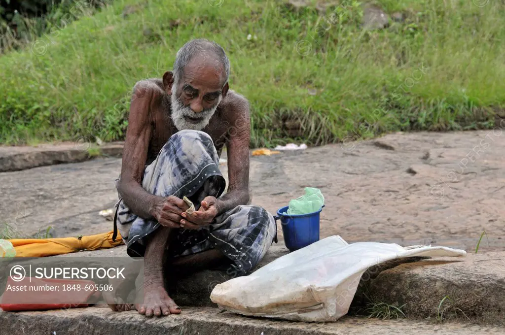 Beggar, Mihintale, Sri Lanka, Ceylon, South Asia, Asia
