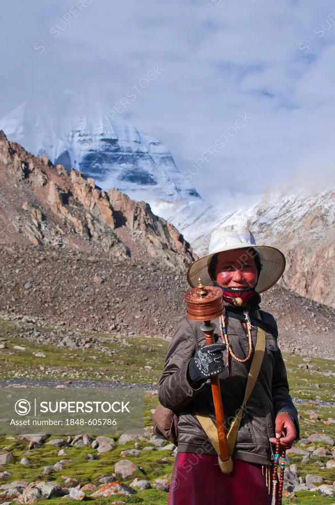 Pilgrim on the Kailash Kora pilgrimage trail, Western Tibet, Tibet, Asia