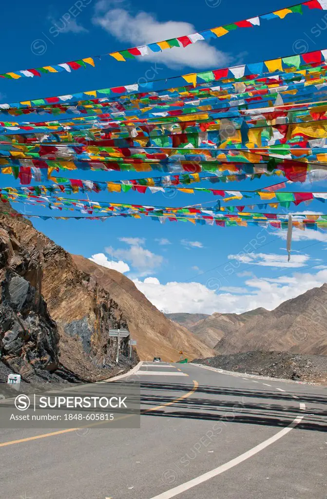 Prayer flags, Karo-La Pass on the Friendship Highway, Tibet, Asia