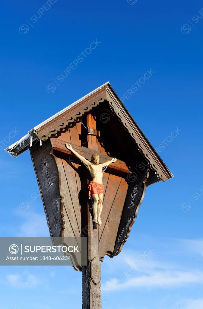 Wayside cross near Unterherrenhausen, Eurasburg, district of Bad Toelz - Wolfratshausen, Bavaria, Germany, Europe