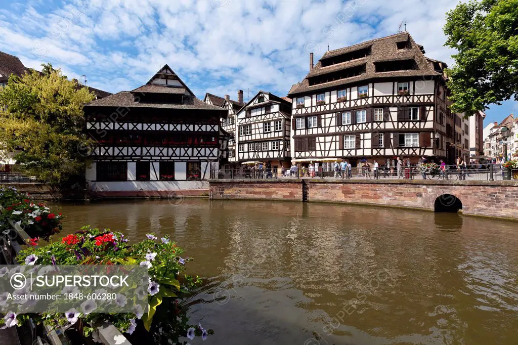District of Le Petite France, Strasbourg, Ill River, Alsace, France, Europe