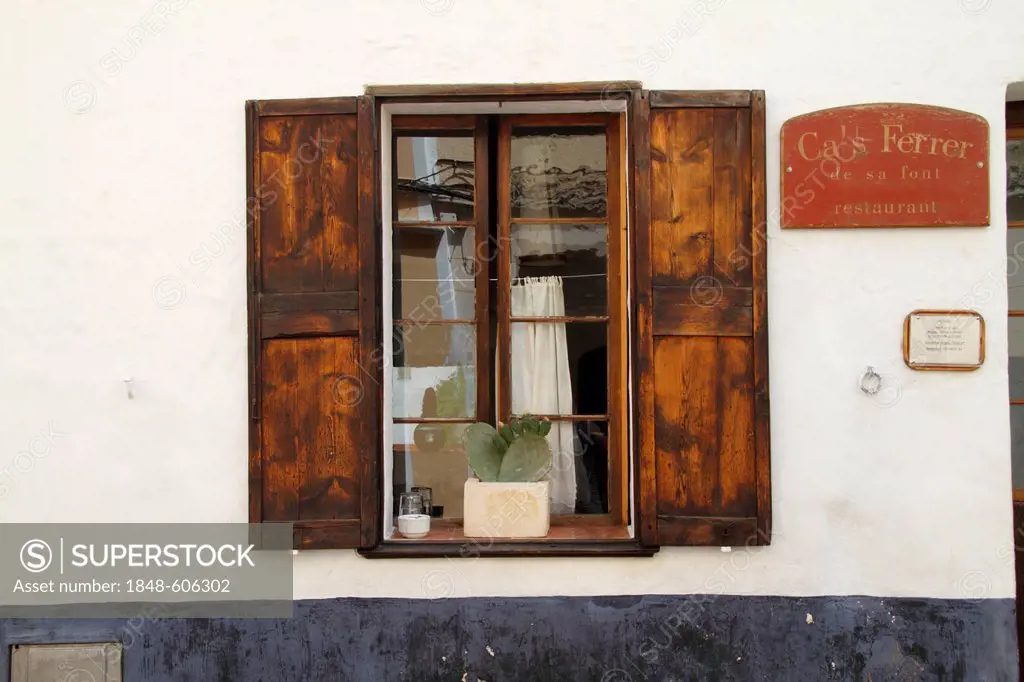 Window of a restaurant in Ciutadella in Menorca, Spain, Europe