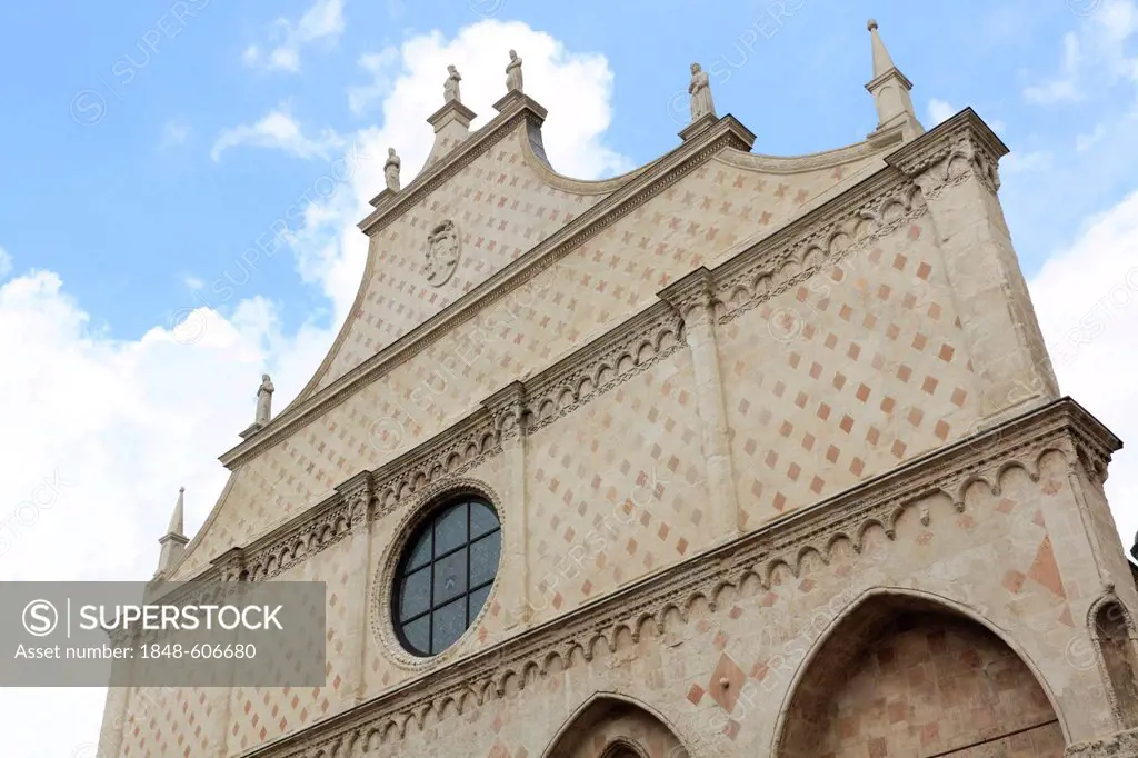 Cattedrale di Santa Maria Annunciata, Vicenza Cathedral, west facade, Piazza Duomo square, Vicenza, Veneto region, Italy, Europe