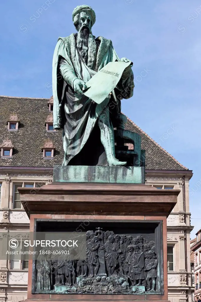 Gutenberg monument at Place de Gutenberg, Strasbourg, Alsace, France, Europe