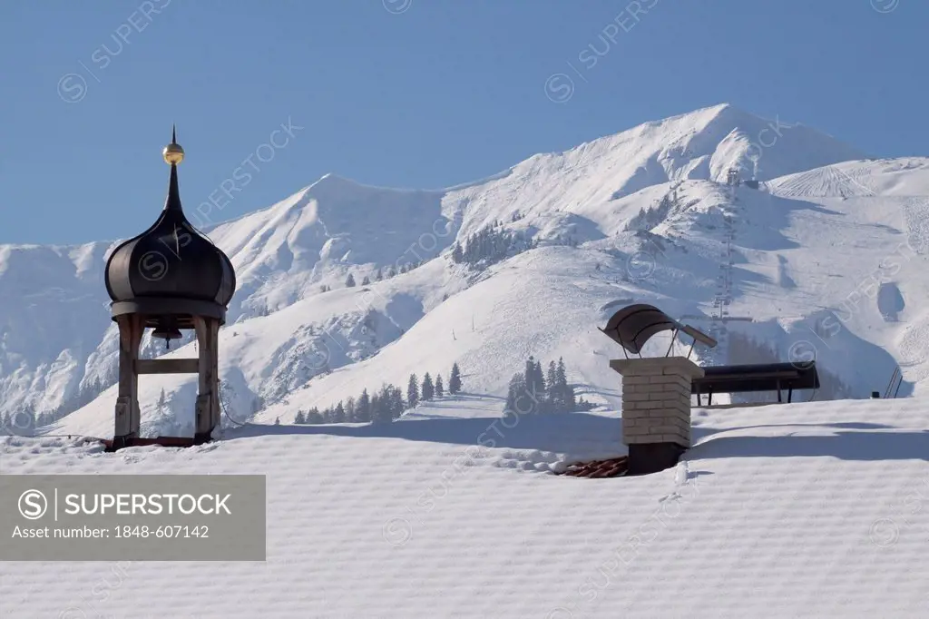 Snow-covered roof in a winter landscape, Achenkirch, Achensee, Christlum ski resort, Alps, Tyrol, Austria