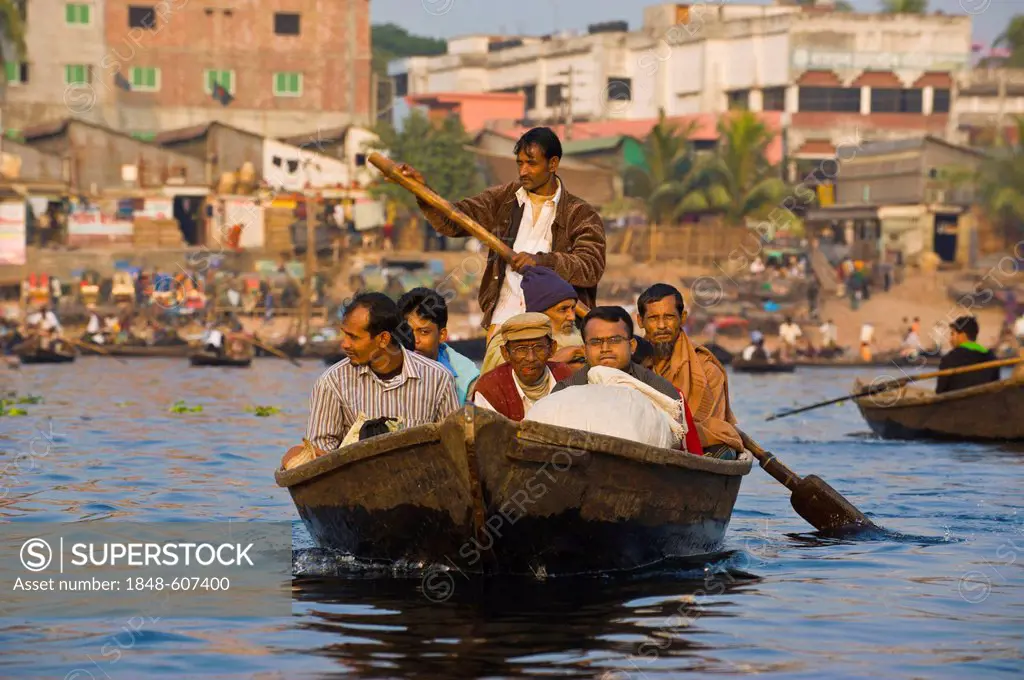 Rowing boat in the busy port of Dhaka, Bangladesh, Asia