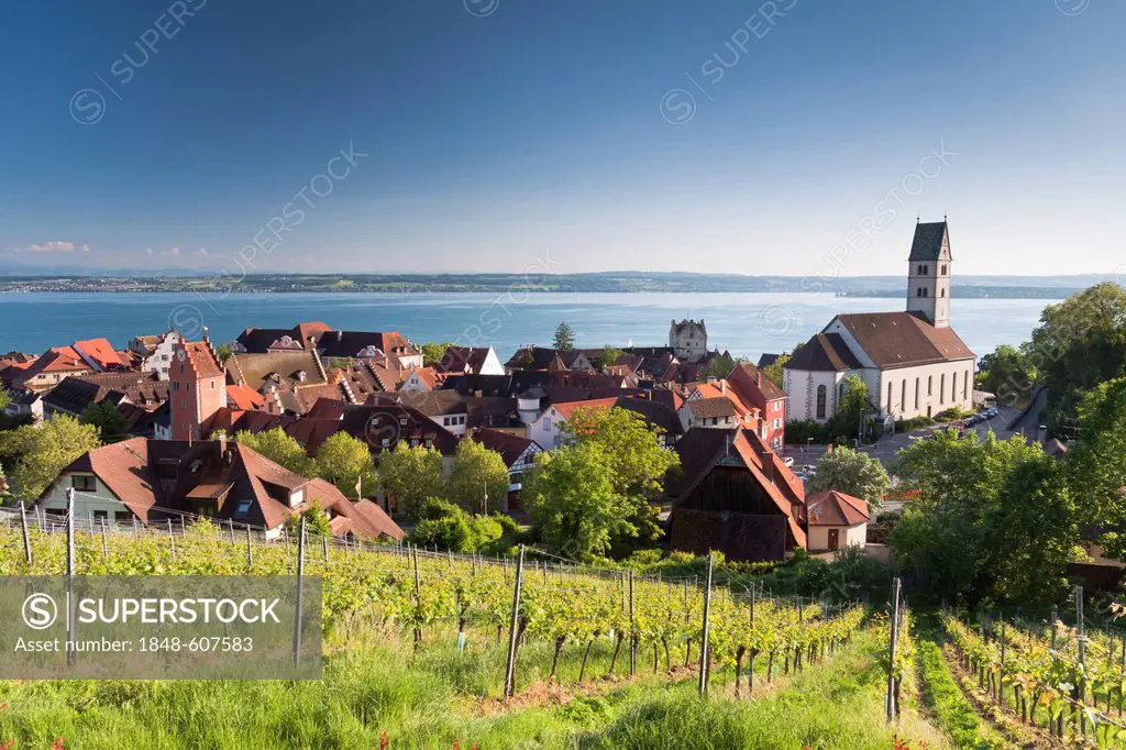 Historic town centre of Meersburg with the oldest inhabited castle in Germany and the Parish Church of the Visitation, Baden-Wuerttemberg, Germany, Eu...