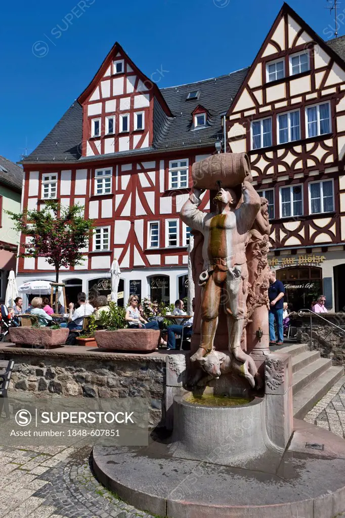 Knights of Hattstein statue, historic town centre of Limburg, Hesse, Germany, Europe