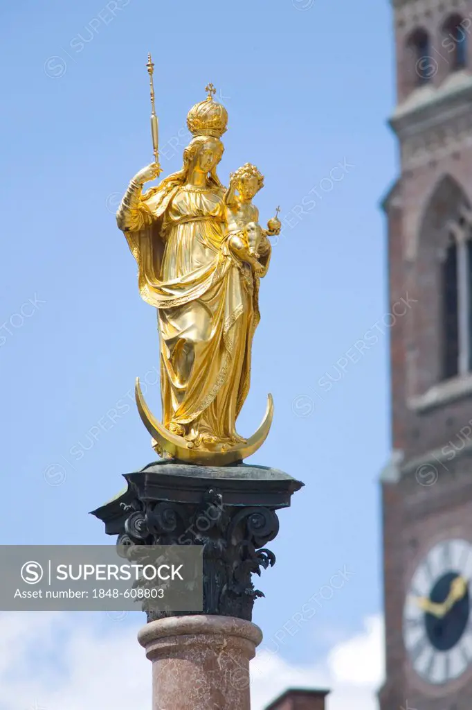 Statue Patrona Bavariae by Hubert Gerhard, 1593, on the Marian column, Marienplatz square, Altstadt-Lehel district, Munich, Bavaria, Germany, Europe