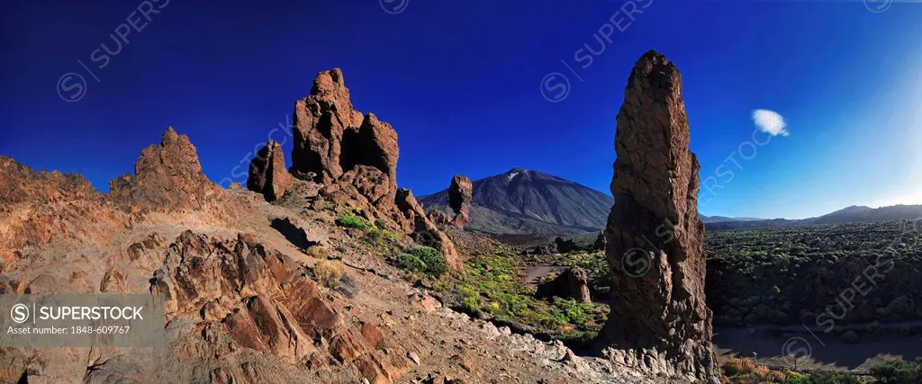 Roques de Garcia, Mount Teide, or Pico del Teide, Tenerife, Canary Islands, Spain, Europe