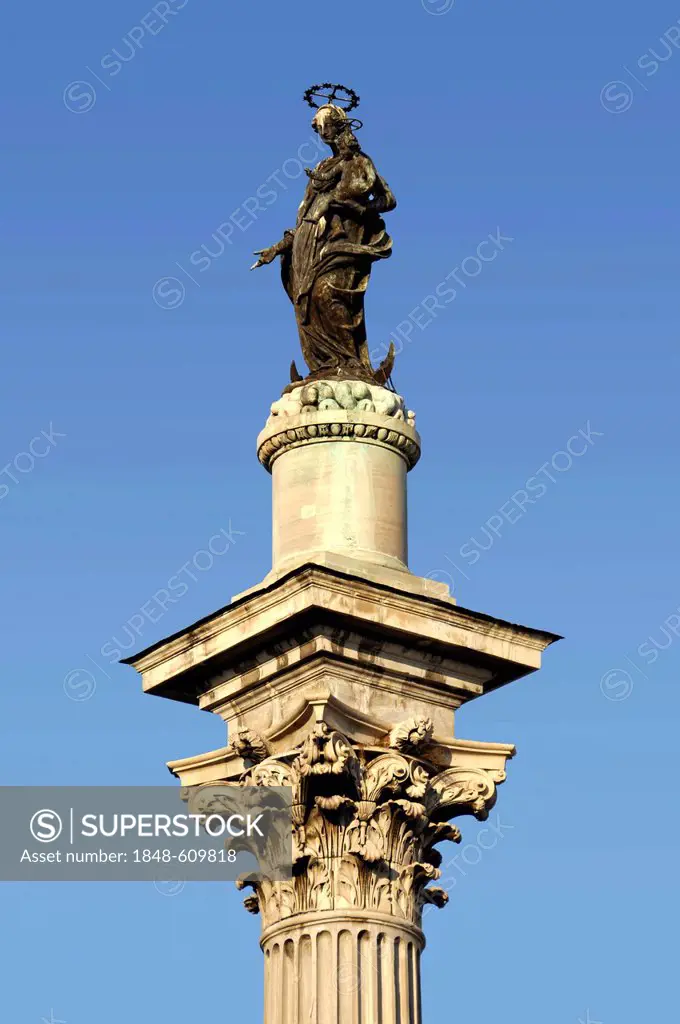 Bronze statue of Mary on the Marian column, Colonna della Vergine, Piazza Santa Maria Maggiore, Rome, Lazio, Italy, Europe