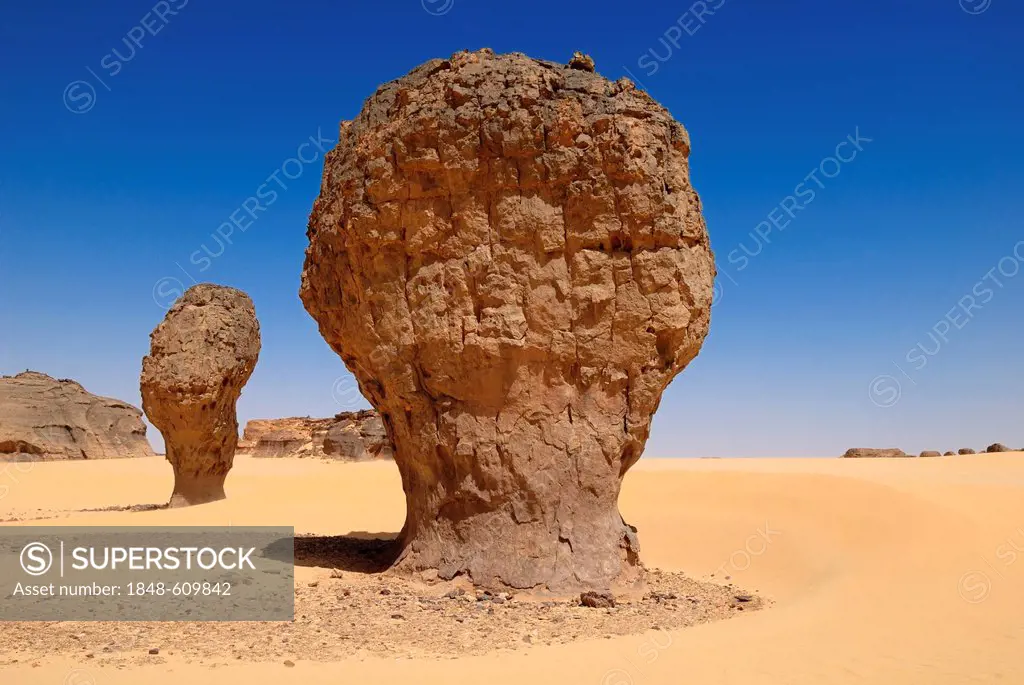 Sandstone rock formation at Tin Akachaker, Tassili du Hoggar, Wilaya Tamanrasset, Algeria, Sahara, North Africa