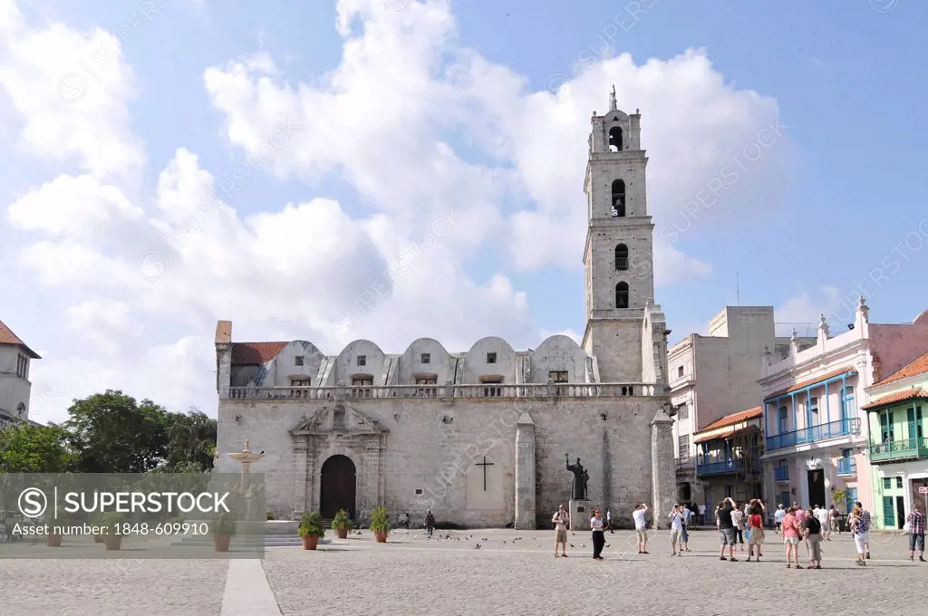 Basilica de San Francisco, Plaza San Francisco de Asis square, old town, Havana, Cuba, Caribbean, Central America