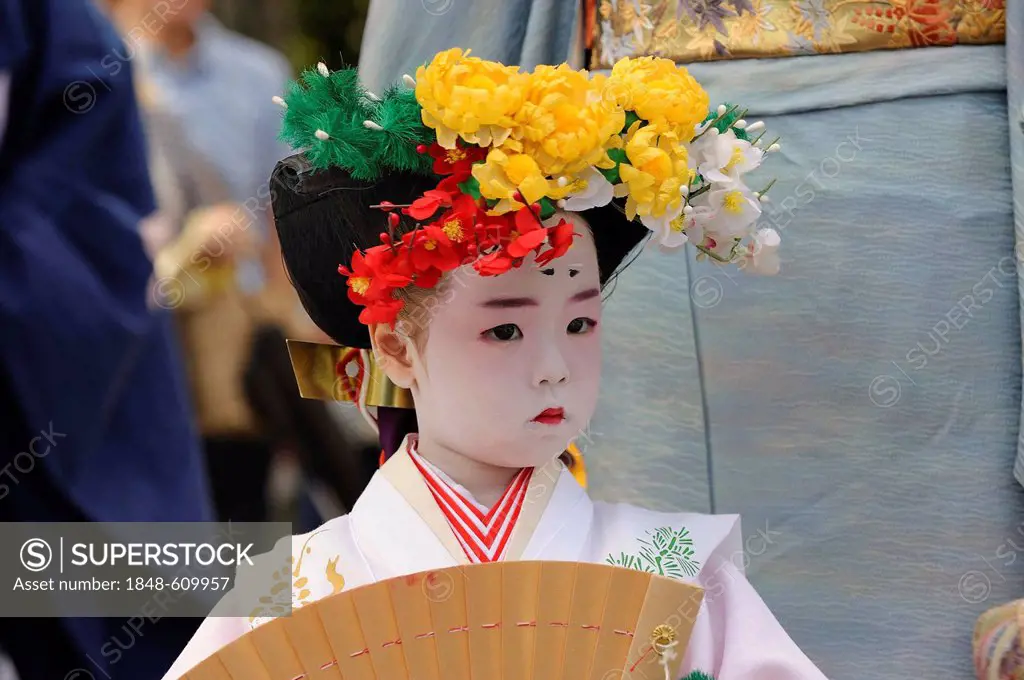 Girl in a kimono, procession to the shrine festival Matsuri, Kintano Tenmango Shrine, Kyoto, Japan, Asia
