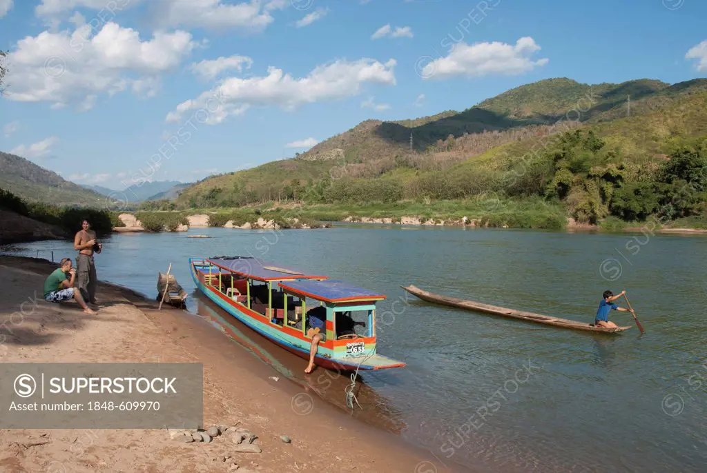 Tourist boat at rest on the river Nam Ou, at Nong Khiao, Khiaw Nong, Luang Prabang province, Laos, Southeast Asia, Asia