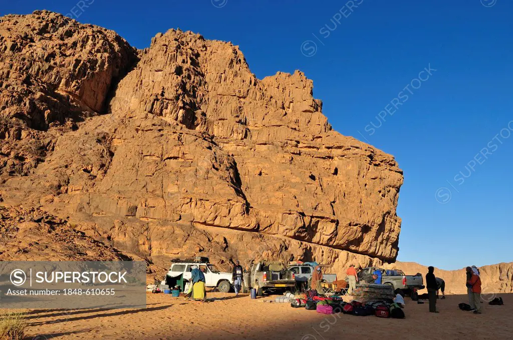 Tourist camp on Tasset Plateau, Tassili n'Ajjer National Park, Unesco World Heritage Site, Wilaya Illizi, Algeria, Sahara, North Africa