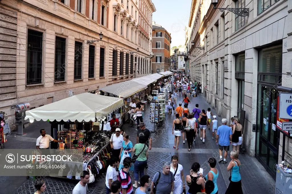 Market stalls, Via delle Muratte, Rome, Lazio, Italy, Europe