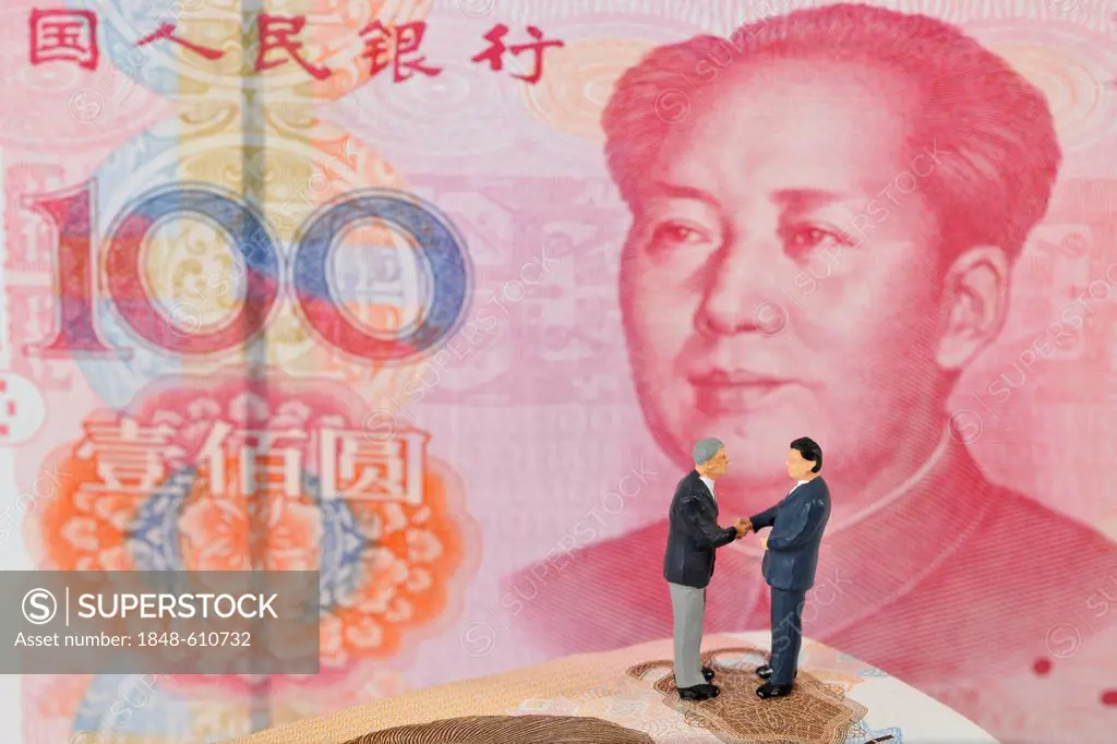 Manager figurines on Chinese yuan, renminbi or Yuán Kuài, currency of the People's Republic of China, symbolic image for business, business men, seali...