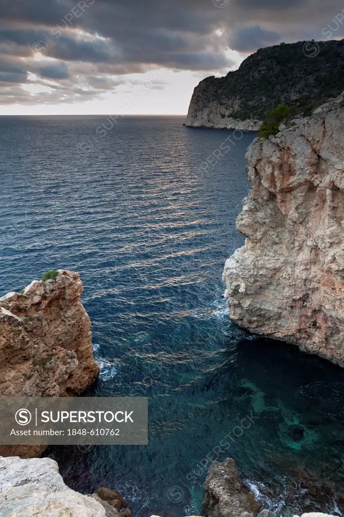 Natural stone bay in the evening light, Peguera, Majorca, Balearic Islands, Spain, Europe