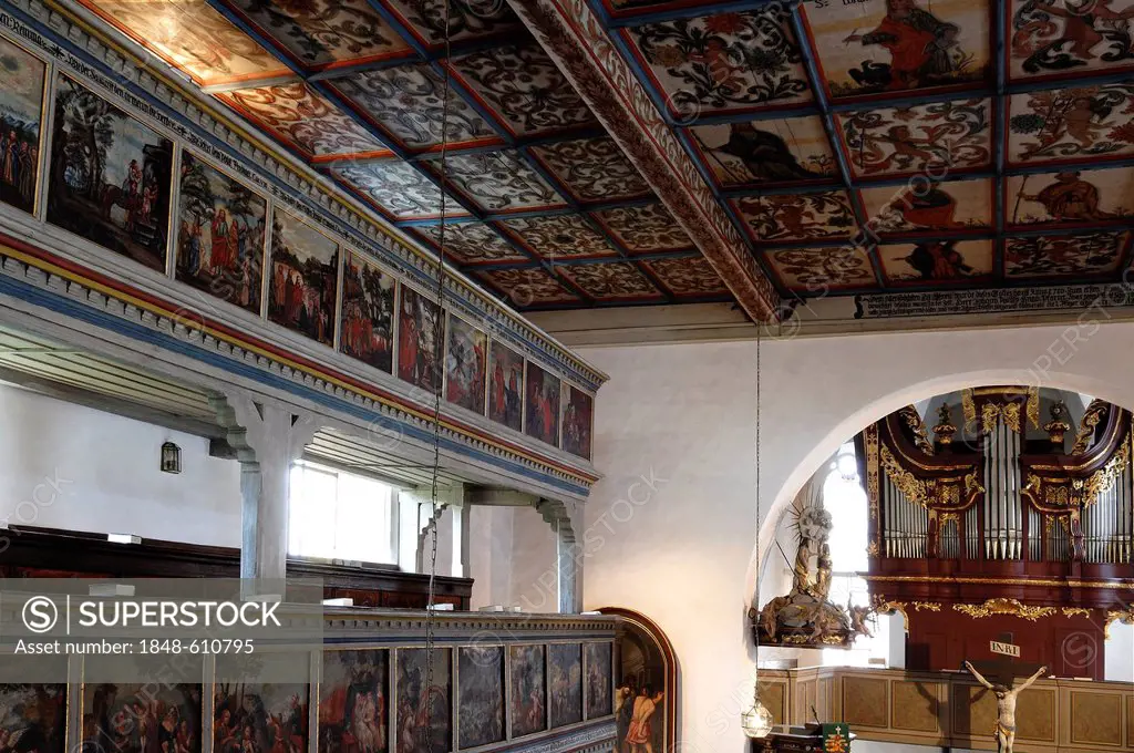 Interior with painted coffered ceiling, organ and altar of St.-Veit-und-St.-Michaels-Kirche church, 1634-1682, Pfarrberg, Heiligenstadt, Upper Francon...