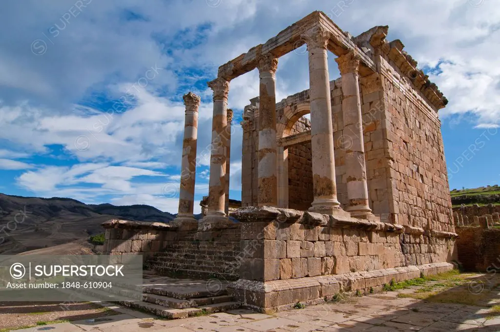 Temple of Septimius Severus, the Roman ruins of Djemila, Unesco World Heritage Site, Kabylie, Algeria, Africa