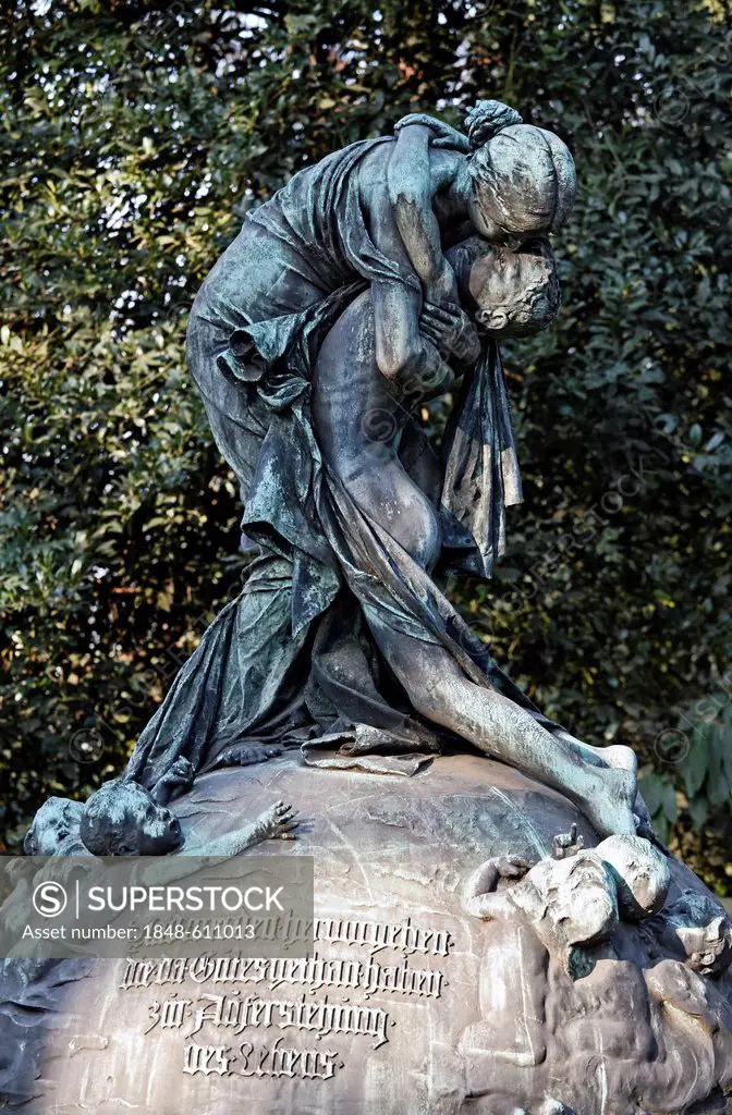 Mourning Woman hugging her son, historic grave sculpture, Nordfriedhof Cemetery, Duesseldorf, North Rhine-Westphalia, Germany, Europe