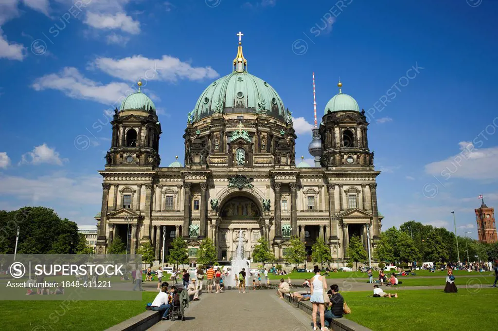 Berliner Dom, protestant parish church and cathedral, in front the Lustgarten park, Museumsinsel, UNESCO World Heritage Site, Berlin, Germany, Europe