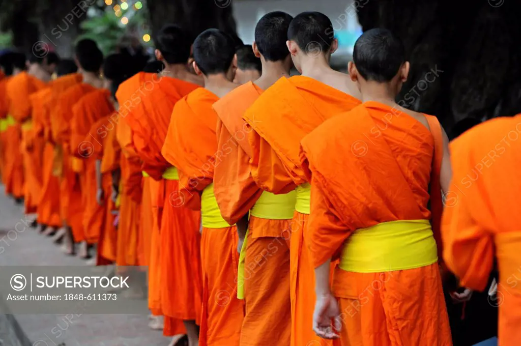 Morning begging for alms of the Buddhist monks, Luang Prabang, Laos, Southeast Asia, Asia