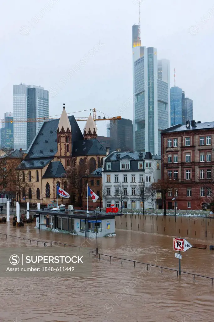 Flooding in Frankfurt, Untermainkai, Lower Main Quay and the Commerzbank Building at the rear, Frankfurt am Main, Hesse, Germany, Europe