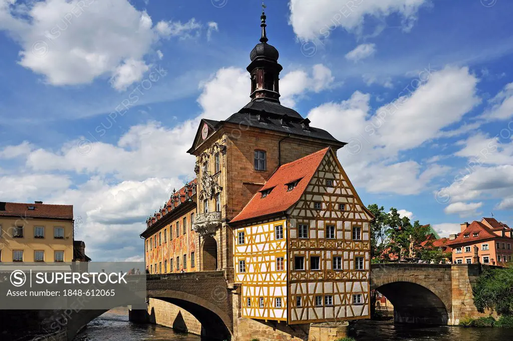 The old town hall, built between 1461 and 1467 above the Regnitz river, built onto Obere Bruecke bridge, Obere Bruecke street 1, Bamberg, Upper Franco...