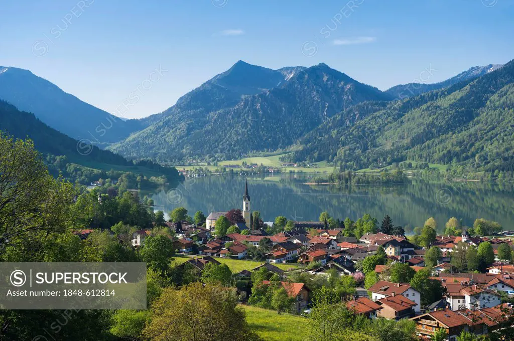 View across Schliersee lake and Schliersee village, Bavarian Alps, Upper Bavaria, Bavaria, Germany, Europe
