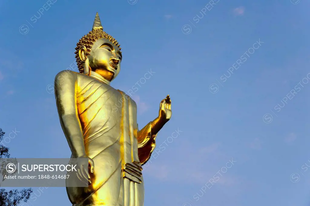 Golden Buddha statue, Wat Phra That Khao Noi, Nan, Northern Thailand, Thailand, Asia