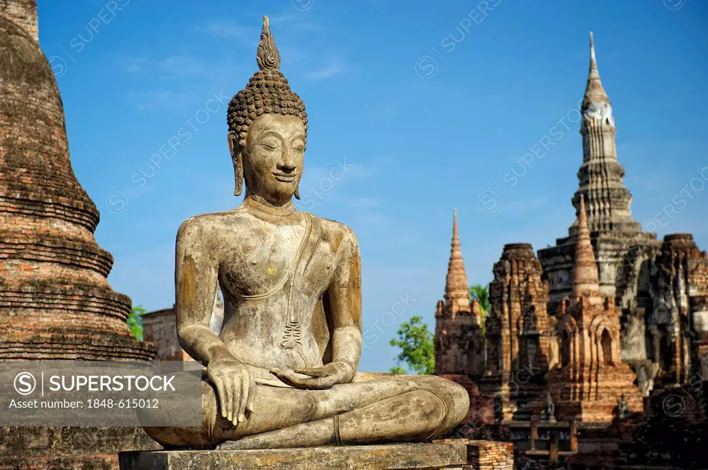 Buddha statue, Wat Mahathat, Sukhothai Historical Park, Sukhothai, Thailand, Asia