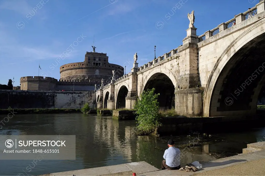 Ponte Sant'Angelo, Bridge of Angels and Castel Sant'Angelo, Castle of the Holy Angel, Rome, Italy, Europe