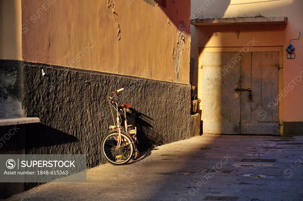 Bicycle in the old town of Porto Azzurro, Elba Island, Tuscany, Italy, Europe