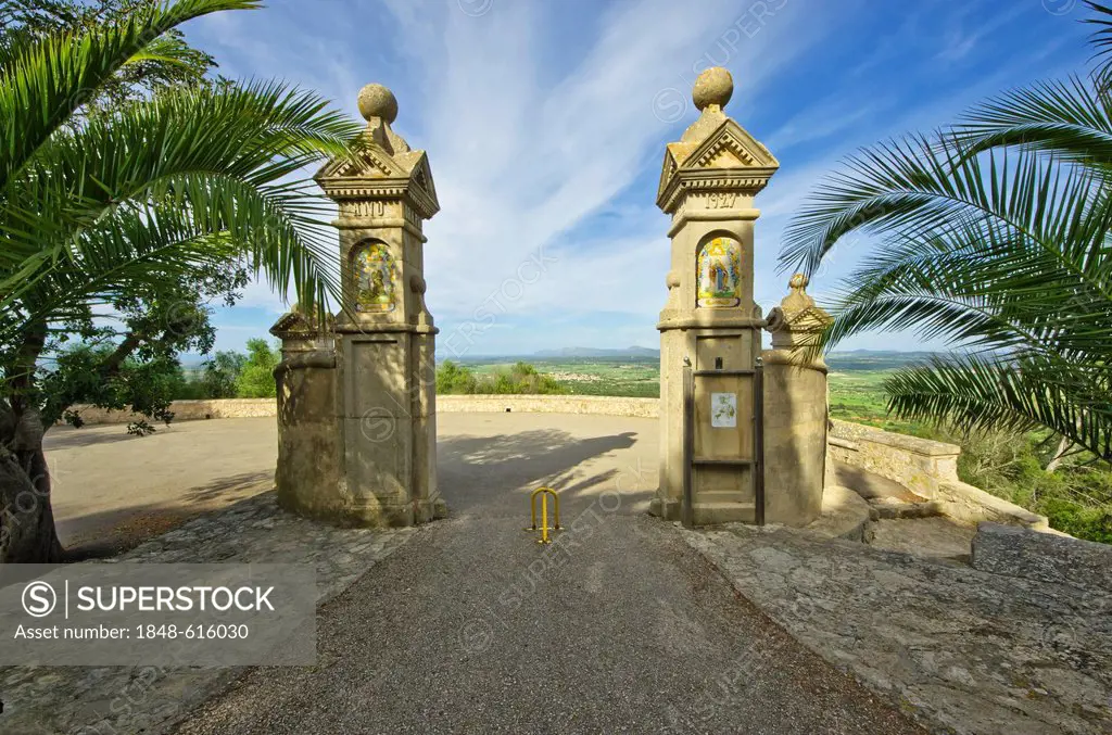 Entrance gate of the Pilgrimage Church of Ermita de Bonany near the town of Petra, Majorca, Balearic Islands, Spain, Europe