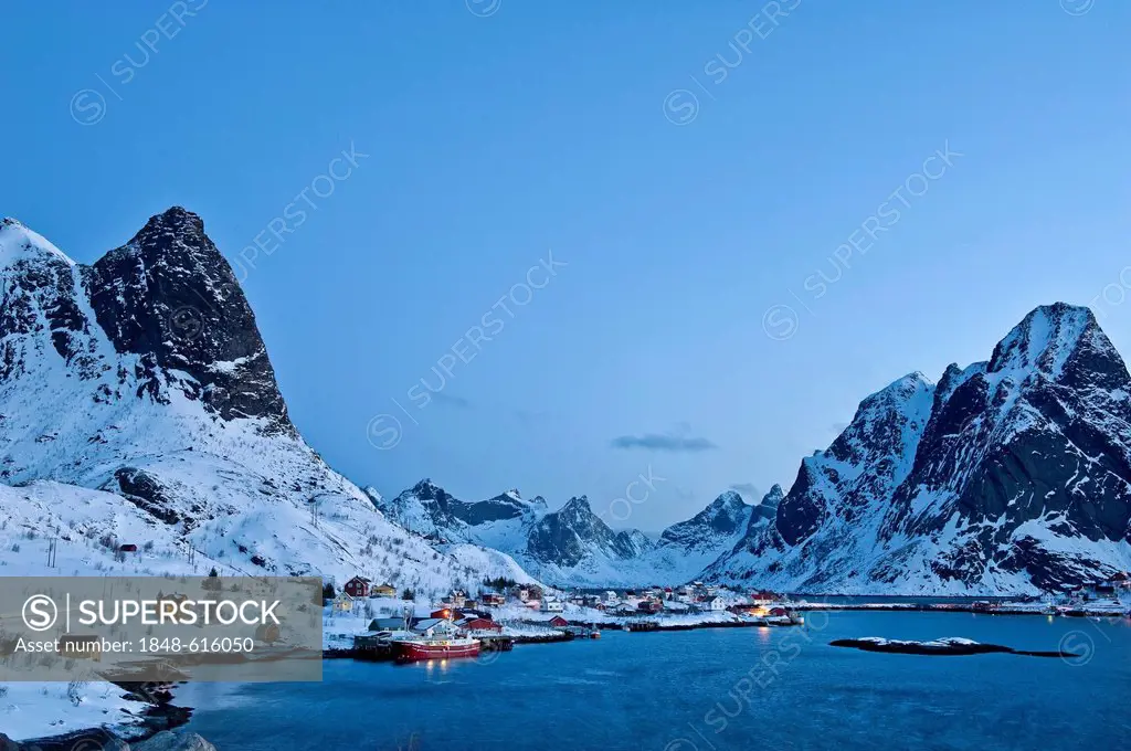 Reine, island of Moskenesøya, Moskenesoya, Lofoten Islands, Northern Norway, Norway, Europe