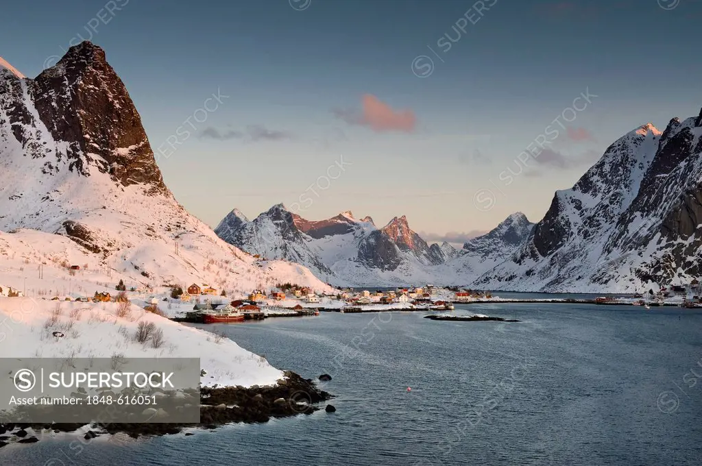Reine, island of Moskenesøya, Moskenesoya, Lofoten Islands, Northern Norway, Norway, Europe