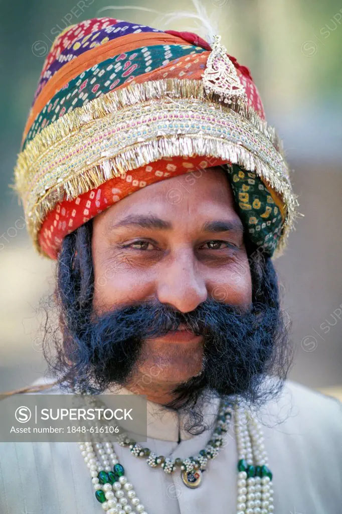 Smiling Rajasthani with a beard, portrait, Jaipur, Rajasthan, India, Asia