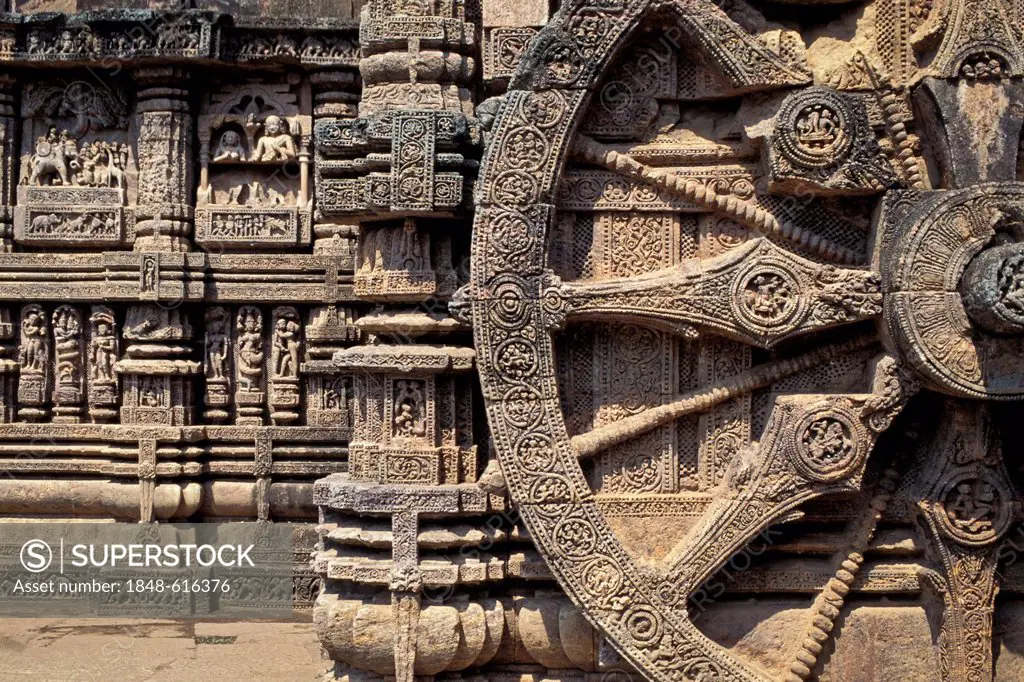 Wheel carved from stone, chariot of the Vedic sun god Surya, Surya Temple or Sun Temple, UNESCO World Heritage Site, Konarak or Konark, Orissa, East I...
